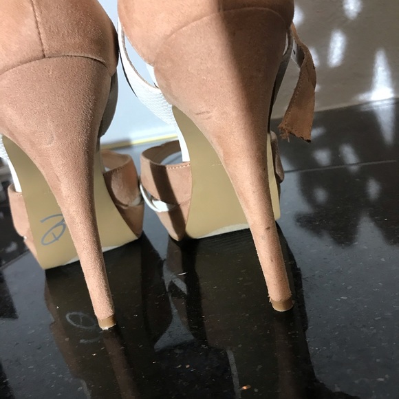 Nine West nude and white heeled sandals - Picture 4 of 4